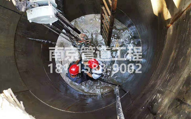 242戴家巷污水池清理